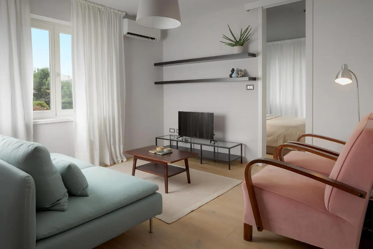 Elegant, Cosy And Quiet, Just 1 Min To Amphiteatre Διαμέρισμα Πούλα